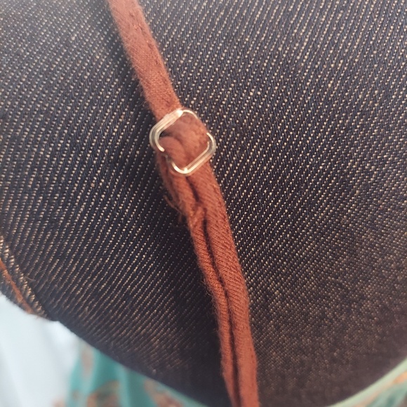 Debbie Miller for Rigo Tank - Picture 8 of 10